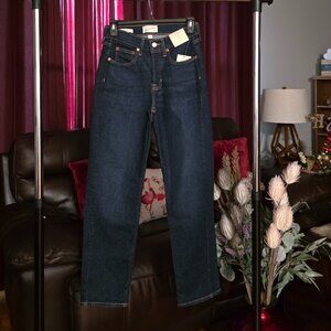 MID-RISE 80'S SLIM DENIM JEAN!